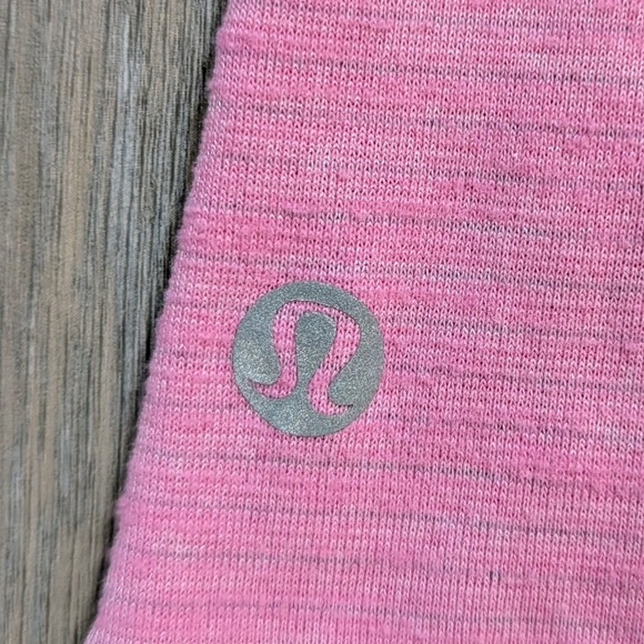 Lululemon Pink V-Neck Women's Top - Flaws - 6? - Preloved - Picture 10 of 11